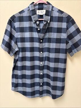 Penguin by munsingwear. Ss button down